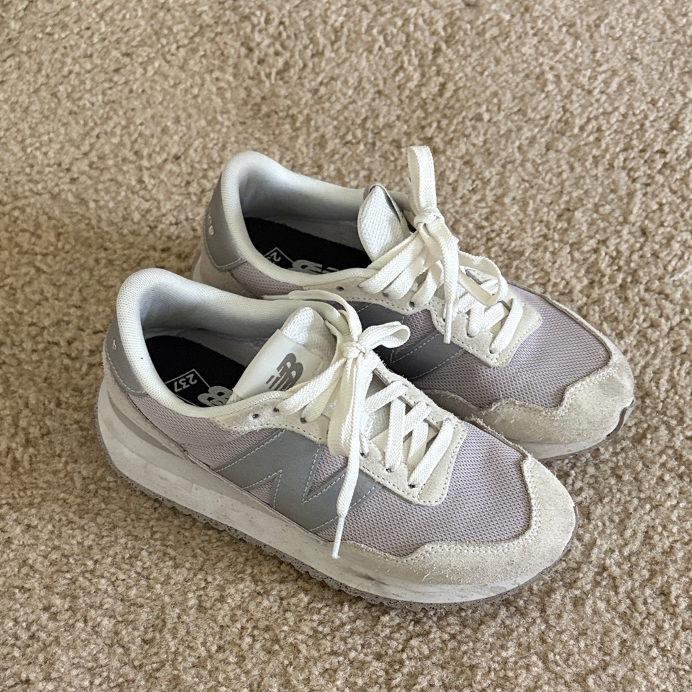 New Balance Gray and White Women's 7, Very clean and like new.